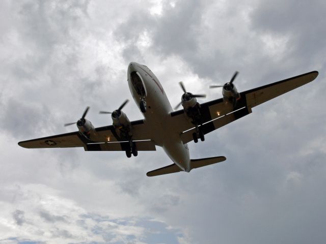 Douglas C-54 Skymaster (N500EJ)