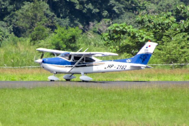 Cessna Skylane (APF2182)