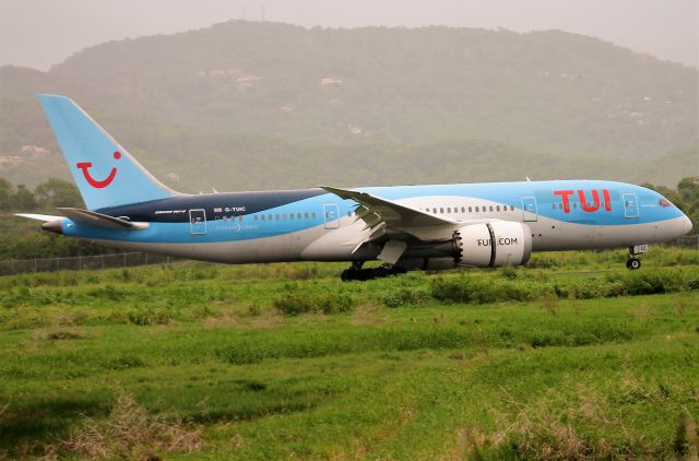 Boeing 787-8 (G-TUIC)