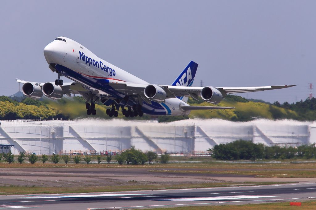 BOEING 747-8 (JA12KZ) - Super jumbo take-off from NRT..