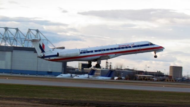 Embraer ERJ-135 (N815AE)