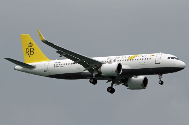 Airbus A320neo (V8-RBA)