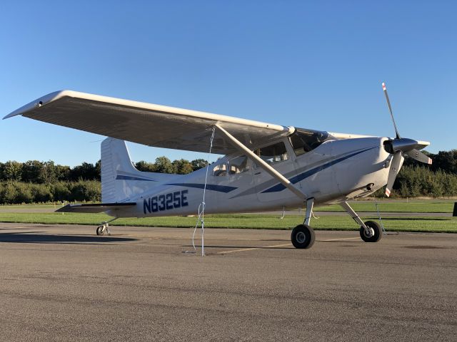 Cessna Skywagon (N6325E)