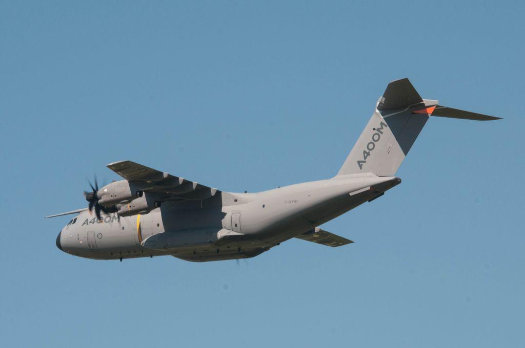 AIRBUS A-400M Atlas (F-WWMS) - Meeting aérien Salon de Provence- Vol de présentation