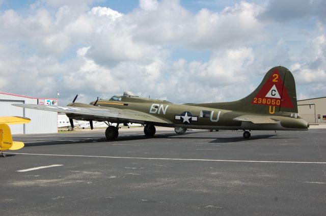 Boeing B-17 Flying Fortress (N900RW) - Parked at the Galaxy FBO at CXO, getting radio work.