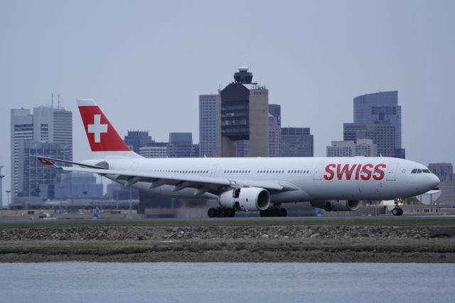 Airbus A330-300 (HB-JHM)