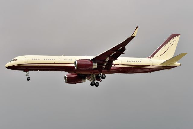 Boeing 757-200 (N770BB) - Runway 23-R 04-08-22. Yucaipa Companies shown arriving from LAX. Surprise visitor! My first catch of this beauty.