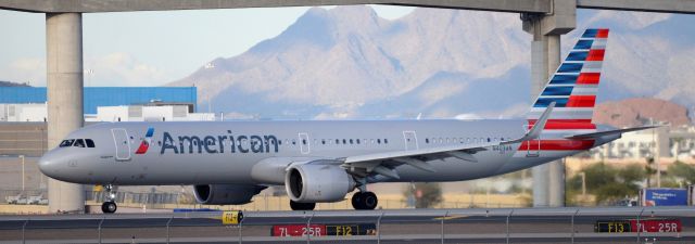 Airbus A321 (N403AN) - Phoenix Sky Harbor International Airport 22NOV19