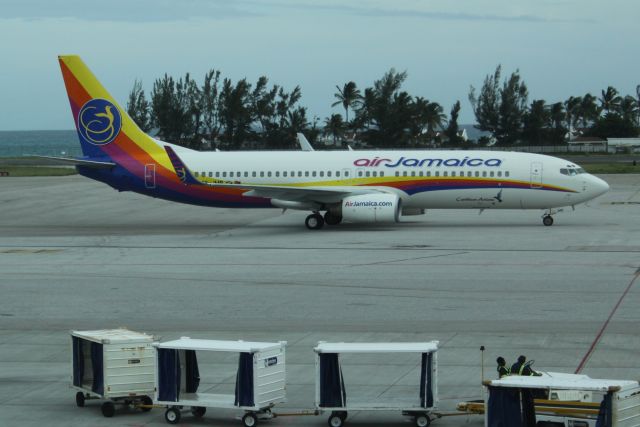 BOEING 767-300 (9Y-JMB)