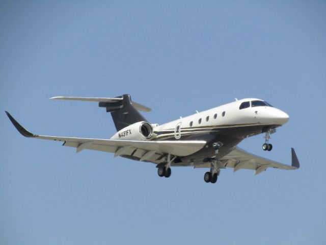 Embraer Legacy 450 (N431FX) - Landing RWY 20R