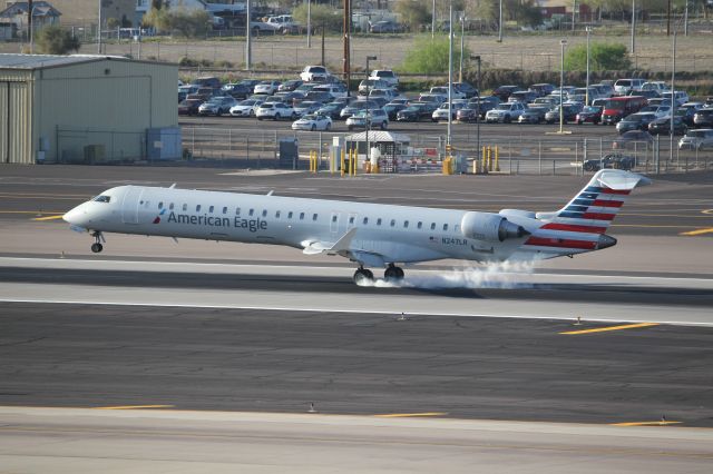 Canadair Regional Jet CRJ-900 (N247LR)