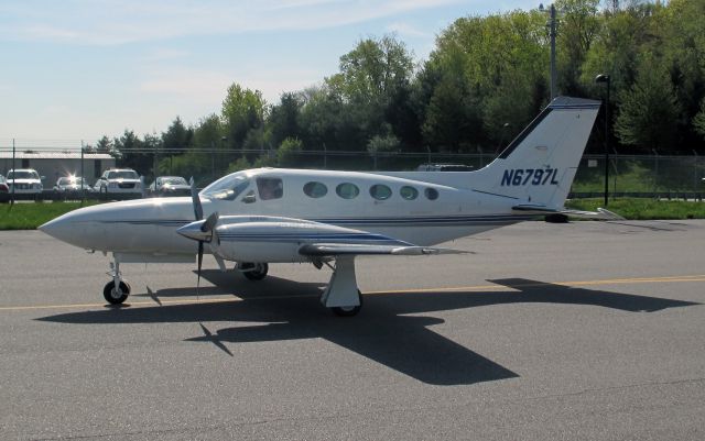 Cessna 421 (N6797L) - Probably the best piston twin ever built!