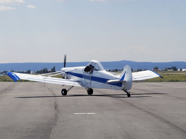 Piper PA-24 Comanche (N9609P) - Used as a towplane.