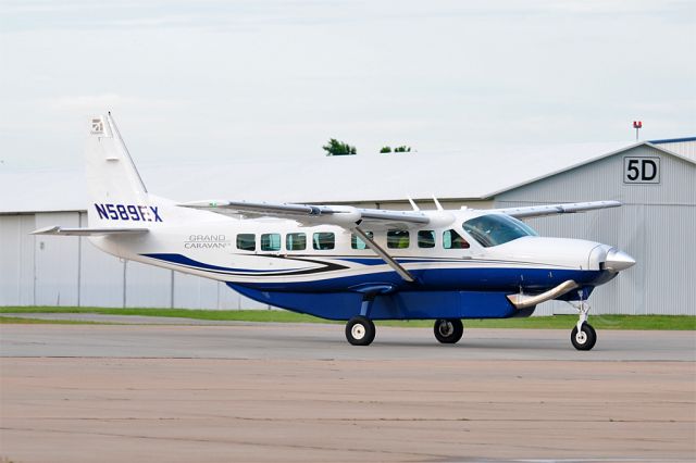 Cessna Caravan (N589EX) - Caravans rule!