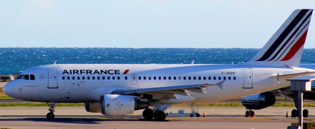 Airbus A320 (F-GRHF) - Taxiway at Nice airport , LFMN