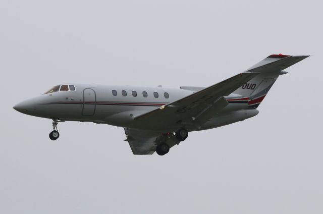 Hawker 800 (CS-DUD)