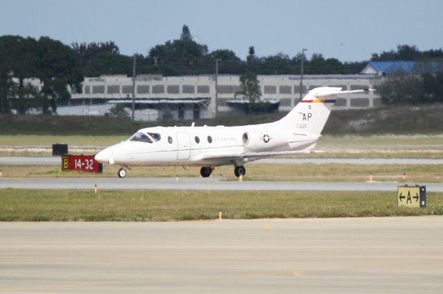 AFR92355 — - USAF T-1A Jayhawk (355) arrives on Runway 14 at Sarasota-Bradenton International Airport