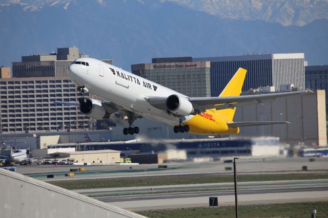BOEING 767-300 (N760CK)