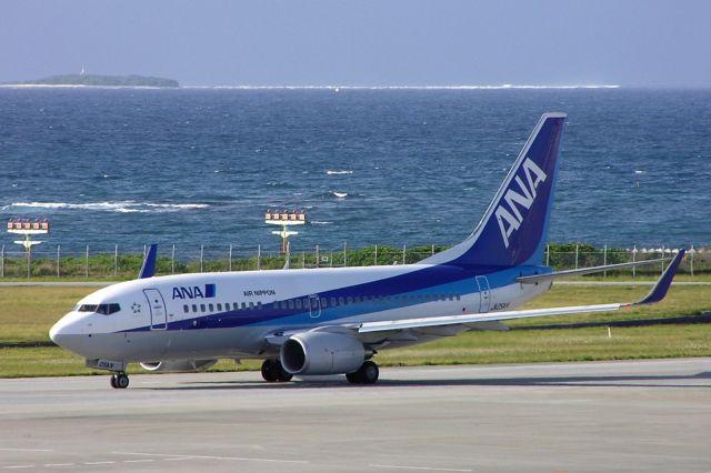 Boeing 737-700 (JA05AN)