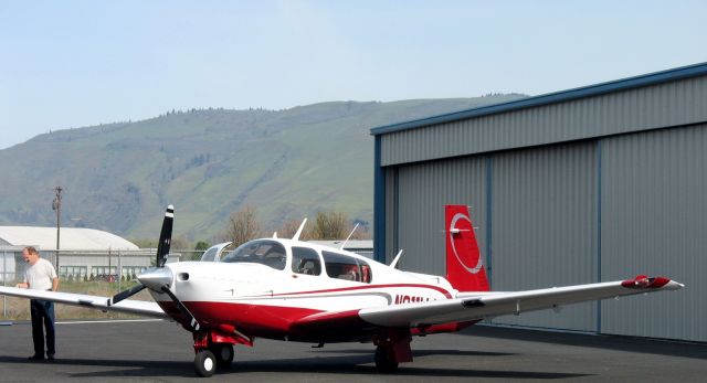 Mooney M-20 (N211MJ)