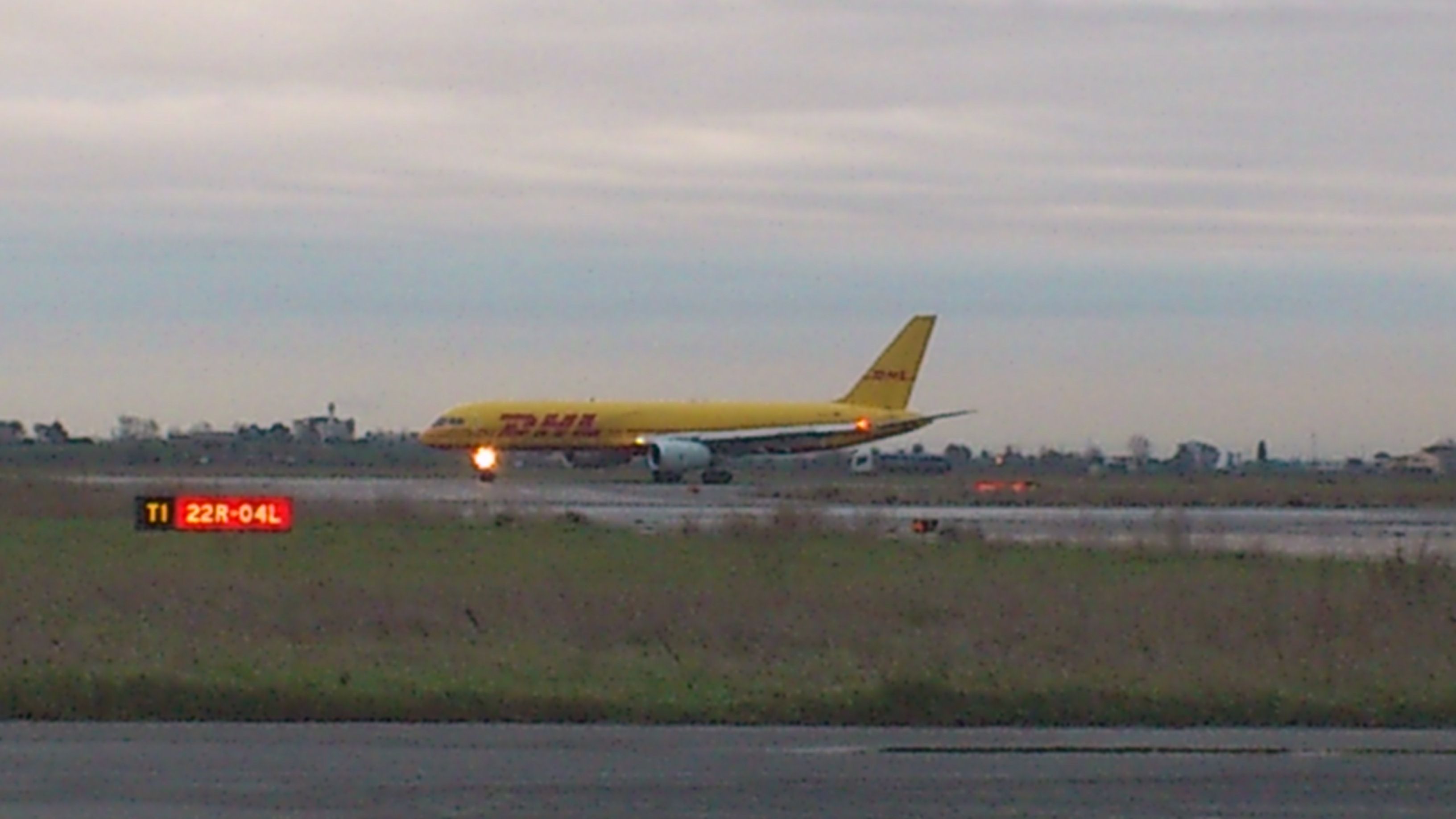 Boeing 757-200 (D-ALEJ)