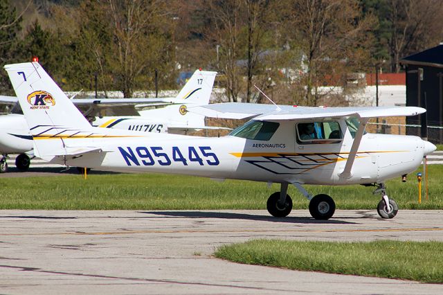 Cessna 152 (N95445)