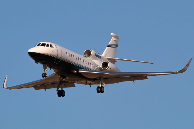 Dassault Falcon 900 (N248BT)