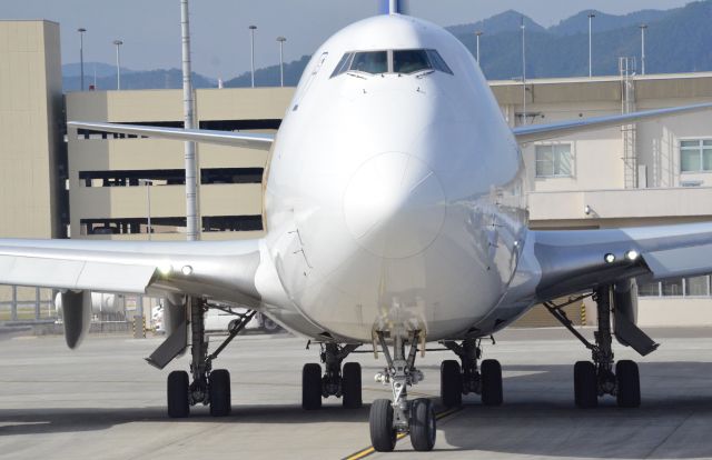 Boeing 747-400 (N446MC)
