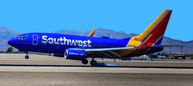 Boeing 737-700 (N769SW) - N769SW Southwest Airlines 2000 Boeing 737-7H4 (cn 30588/592) - Las Vegas - Harry Reid International Airport KLASbr /USA - Nevada July 3, 2022br /Photo: Tomás Del Coro