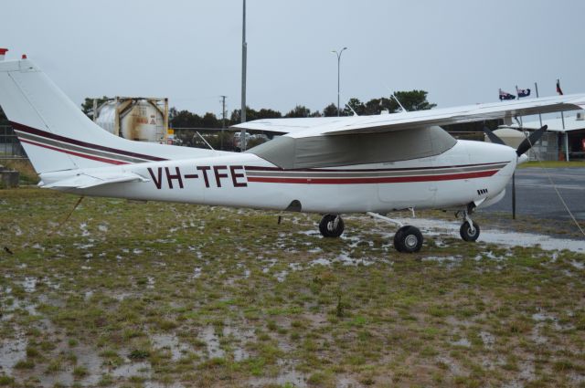 Cessna Centurion (VH-TFE) - C210 VH-TFE on a wet morning at YFLI, Jan 2016