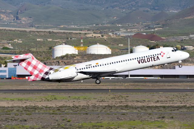 EC-MFL — - On January 9, 2021 at the Tenerife South airport, we will remember it for a long time and with sadness, the moment of the departure of the Boeing 717-2CM from the company 'Volotea Airlines' bound for Oviedo and that, the aforementioned company, withdraws from its fleet, to continue with the Airbus A319 and the short-term incorporation of the Airbus A320.br /br /Boeing manufactured only 156 aircraft of this model.br /br /We will remember it for a long timebr /Happy flights !!!!!!!