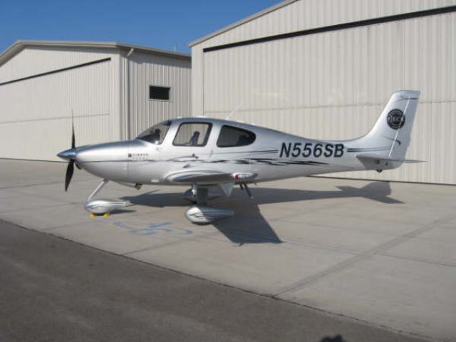 Cirrus SR-22 (N556SB)