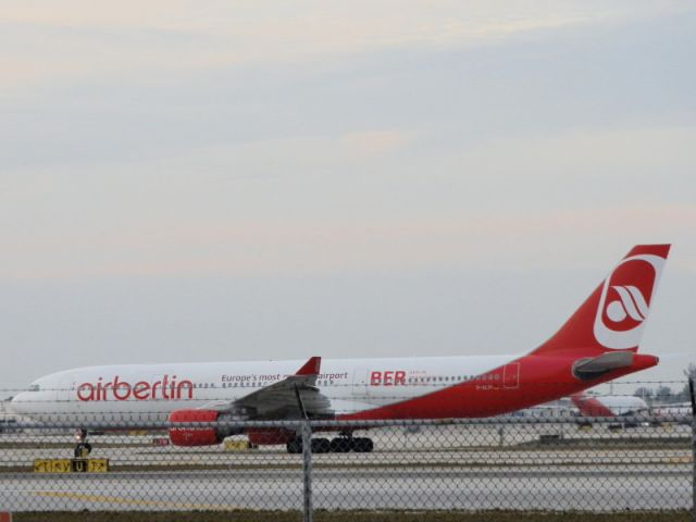 Airbus A330-200 (D-ALPI)