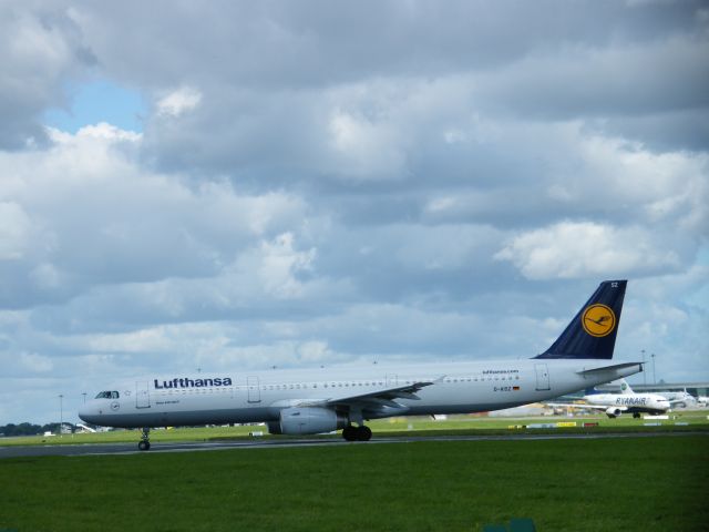 Airbus A321 (D-AISZ) - D AISZ ARR EIDW 14/09/13