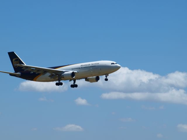 Boeing 757-200 (N156UP)