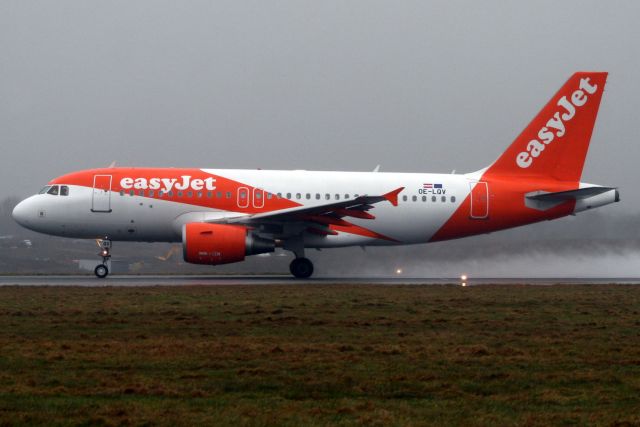 Airbus A319 (OE-LQV) - Departing rwy 26 on 19-Feb-18 operating flight EZY2163 to EHAM.