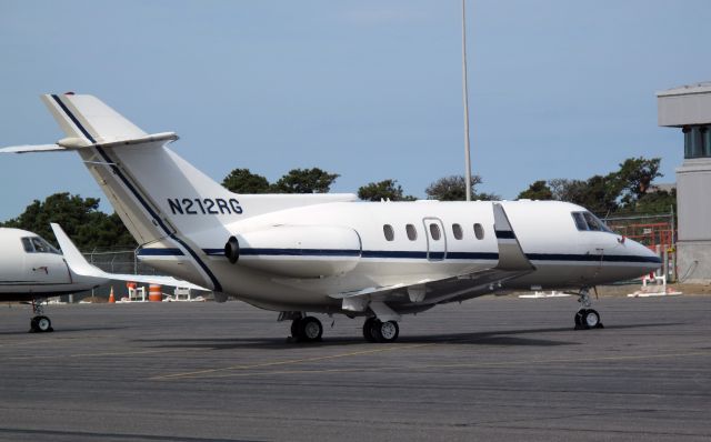 Hawker 800 (N212RG)