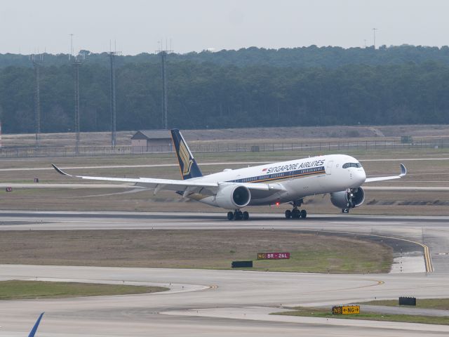 Airbus A350-900 (9V-SMS) - SQ52 MAN - IAH 2/15/2020