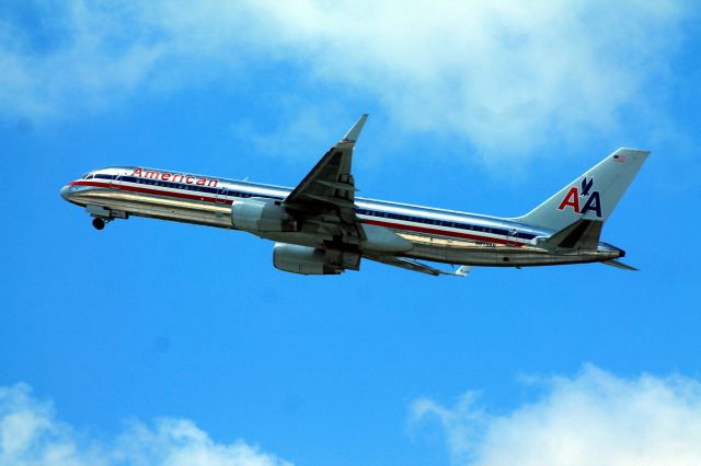 Boeing 757-200 (N675AN)