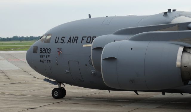 Boeing Globemaster III (08-8203) - SUPER close up of a C17 at IAG for the Thunder over Buffalo airshow!!!