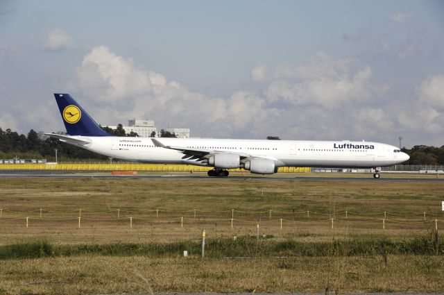 Airbus A340-600 (D-AIHN) - Departure at NRT Airport Runway 16R on 2011/23
