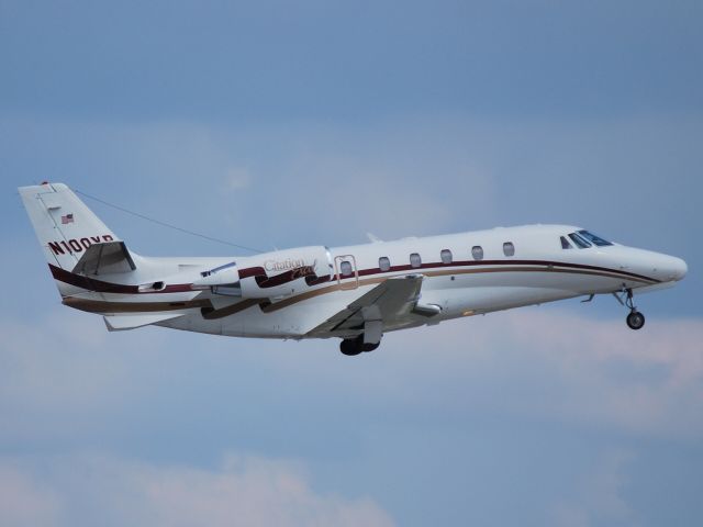 Cessna Citation Excel/XLS (N100YB) - PEACH AVIATION LLC departing 20L - 5/14/12