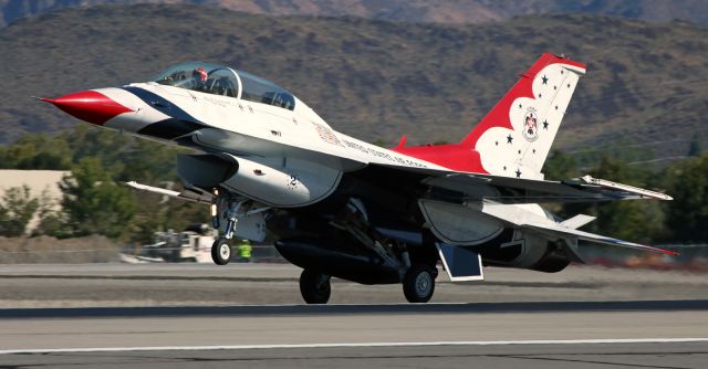 Lockheed F-16 Fighting Falcon — - Thunderbird #2 returning to RNO after yesterday's (Saturday, Sep 14, 2019) performance over RTS at the 2019 Reno Air Races.