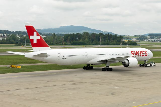 BOEING 777-300ER (HB-JNJ)