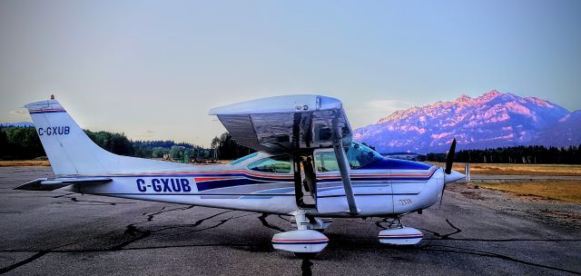 Cessna Skylane (C-GXUB)