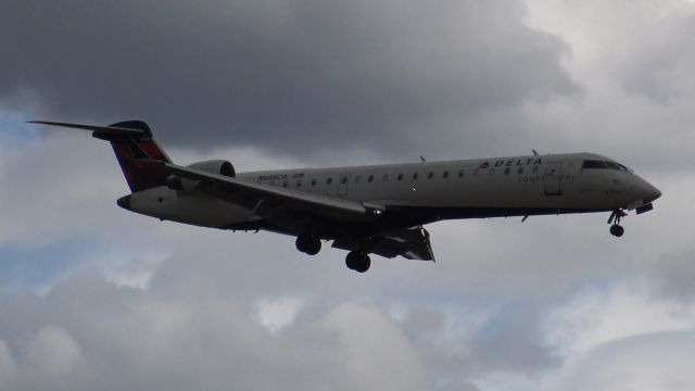 Canadair Regional Jet CRJ-700 (N658CA) - N658CA on final approach to KRDU, arriving from KDCA