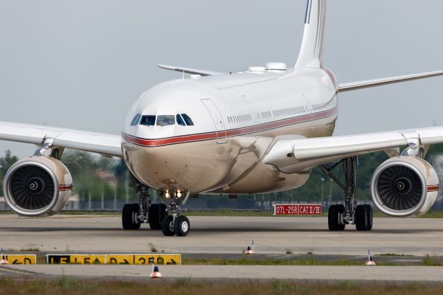 Airbus A330-200 (VP-BHD)