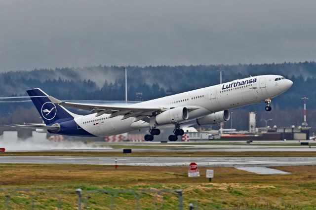 Airbus A330-300 (D-AIKR)