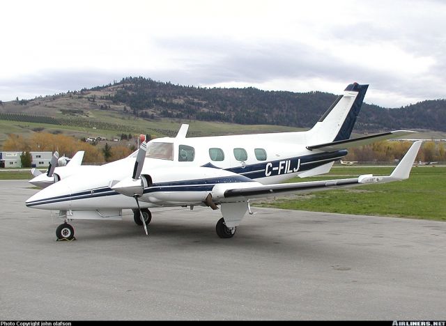 Beechcraft Duke (C-FILJ)