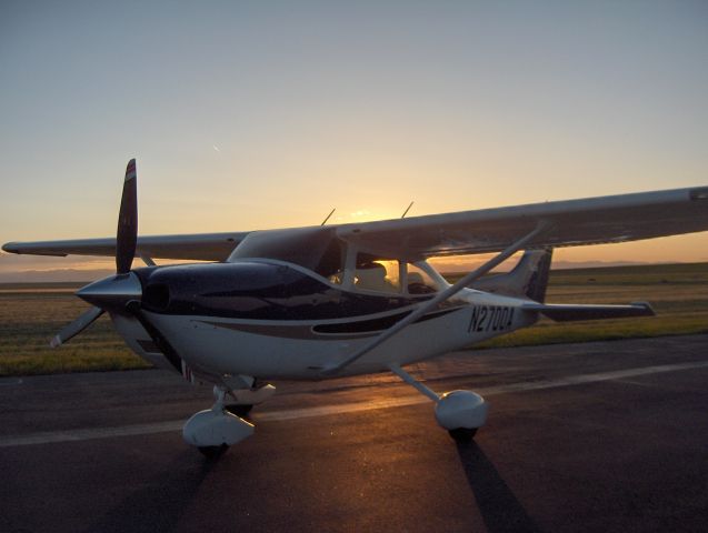 Cessna Skylane (N2700A)